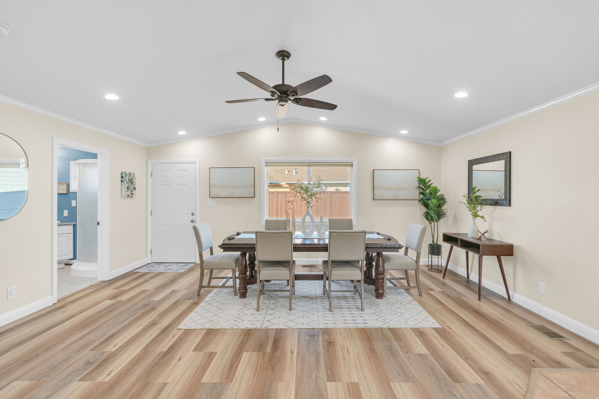Dining room clean centered