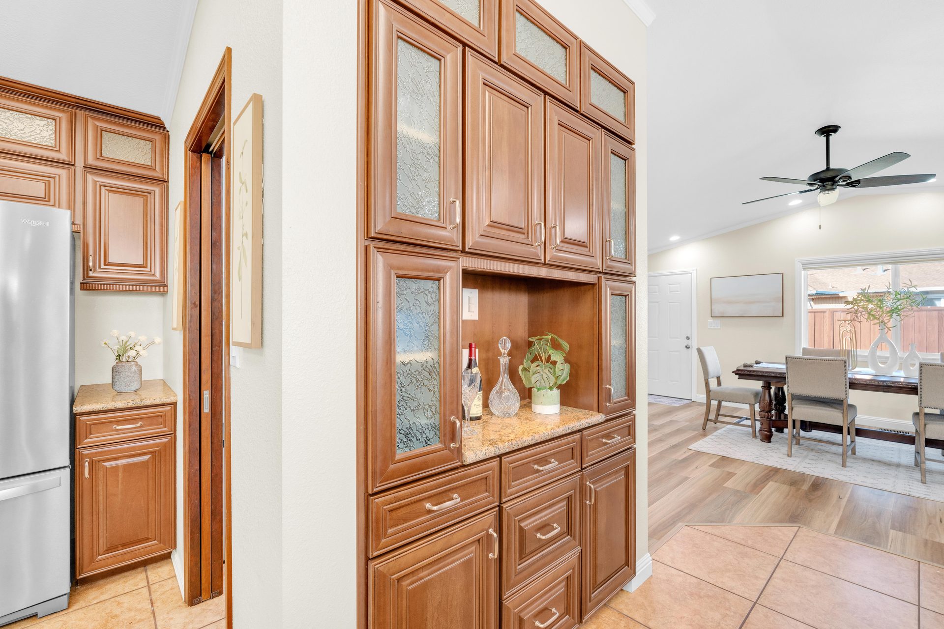 China cabinet hutch