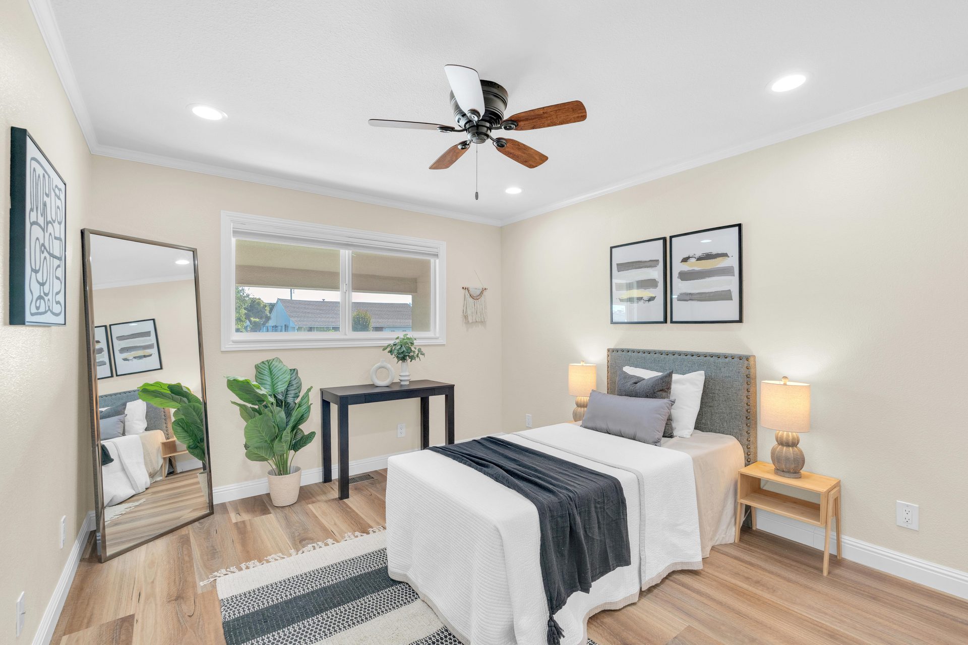 Second bedroom